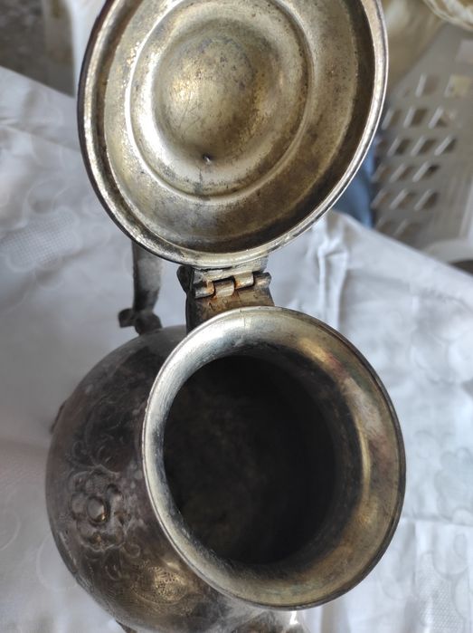 Бронзови предмети. Кани ,рамки кутия за бижута