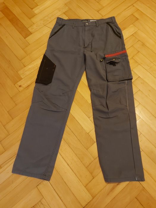 Vind echipamente de munca