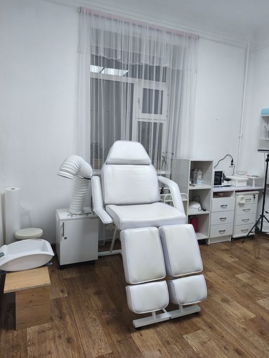 Место мастеру маникюра