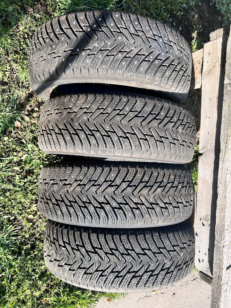 Зимние шины 205/55 R17 Nokian