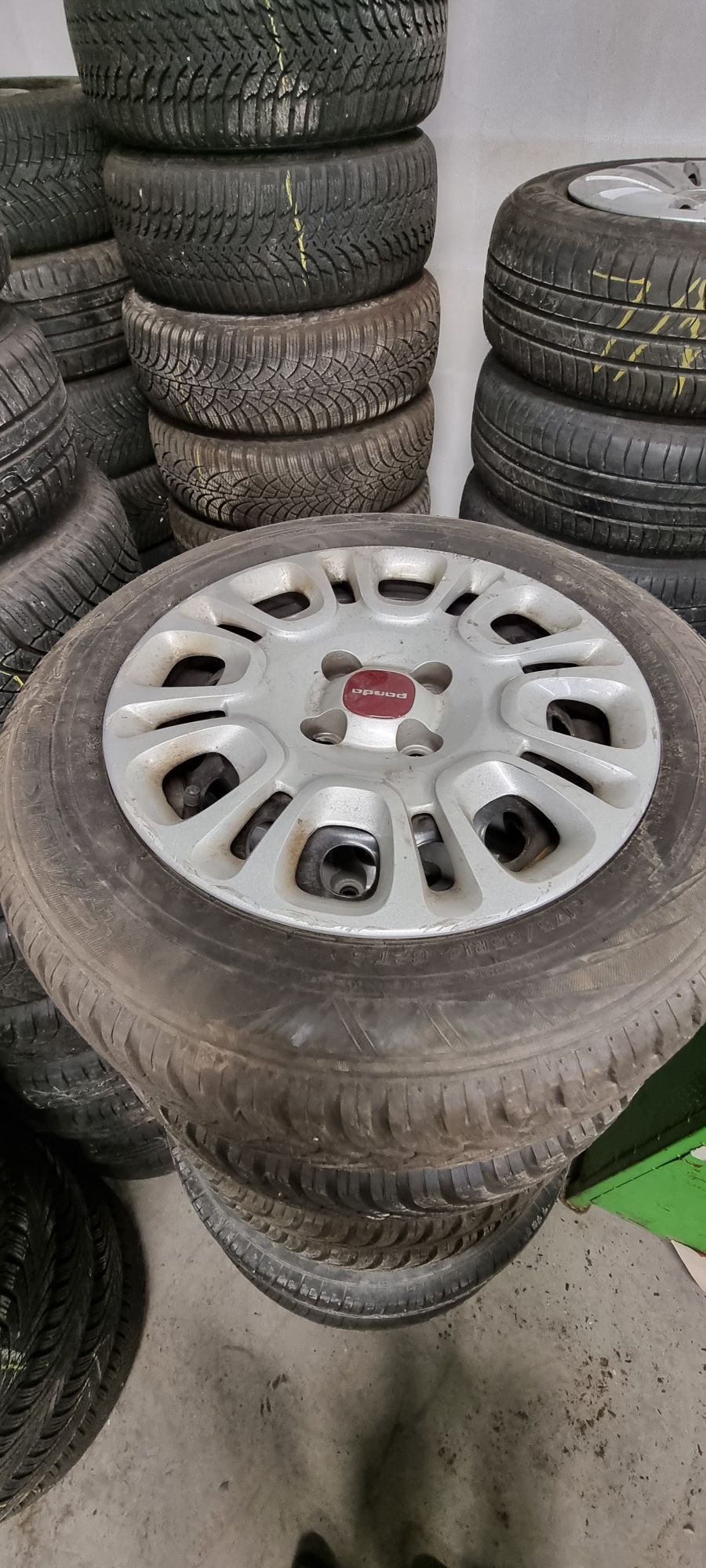 Комплект джанти 14" 4х98 и  зимни гуми 175/65/14 Fiat Panda