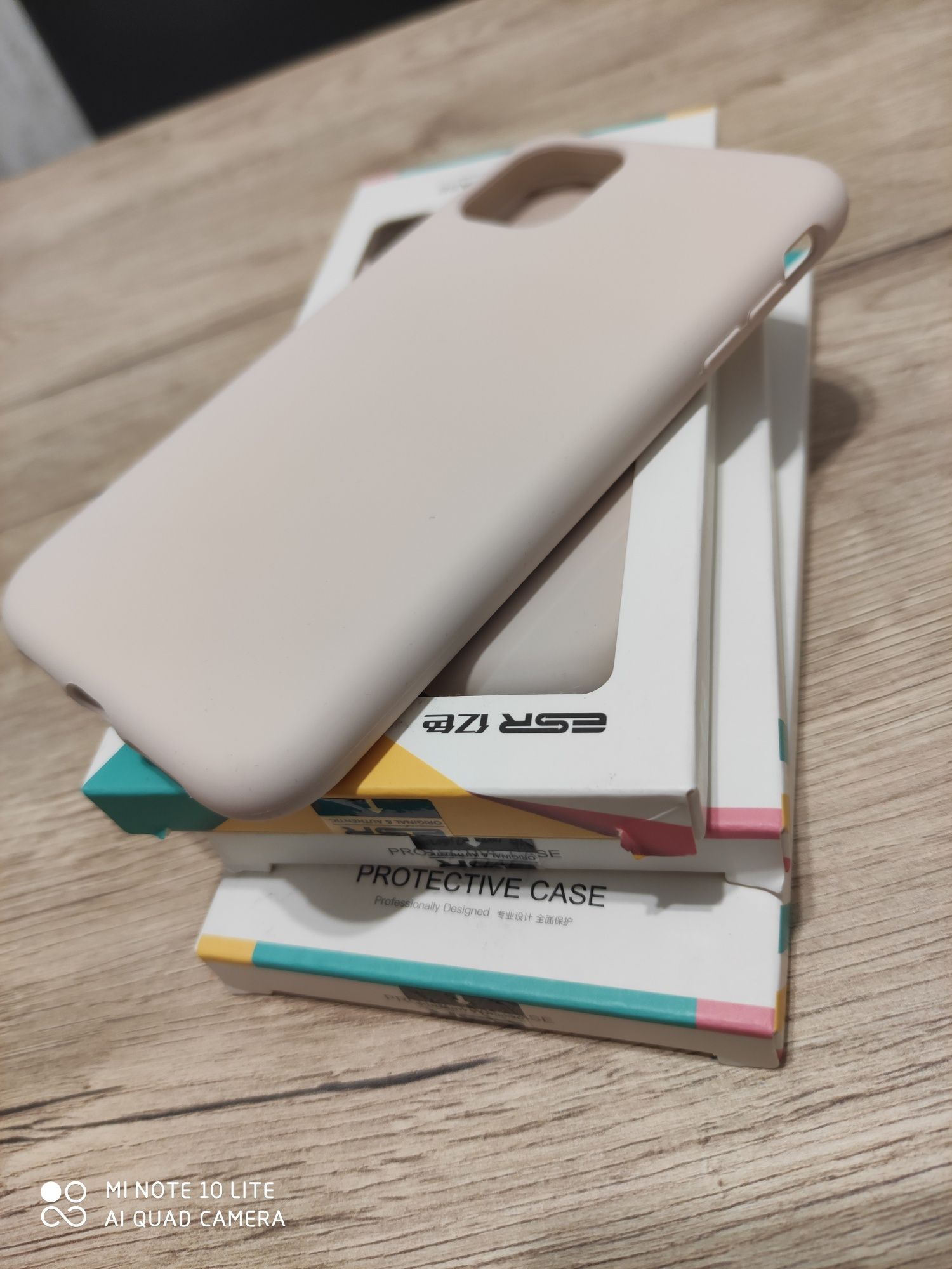 Vând husa silicon iPhone 6.1 2019 Pink new