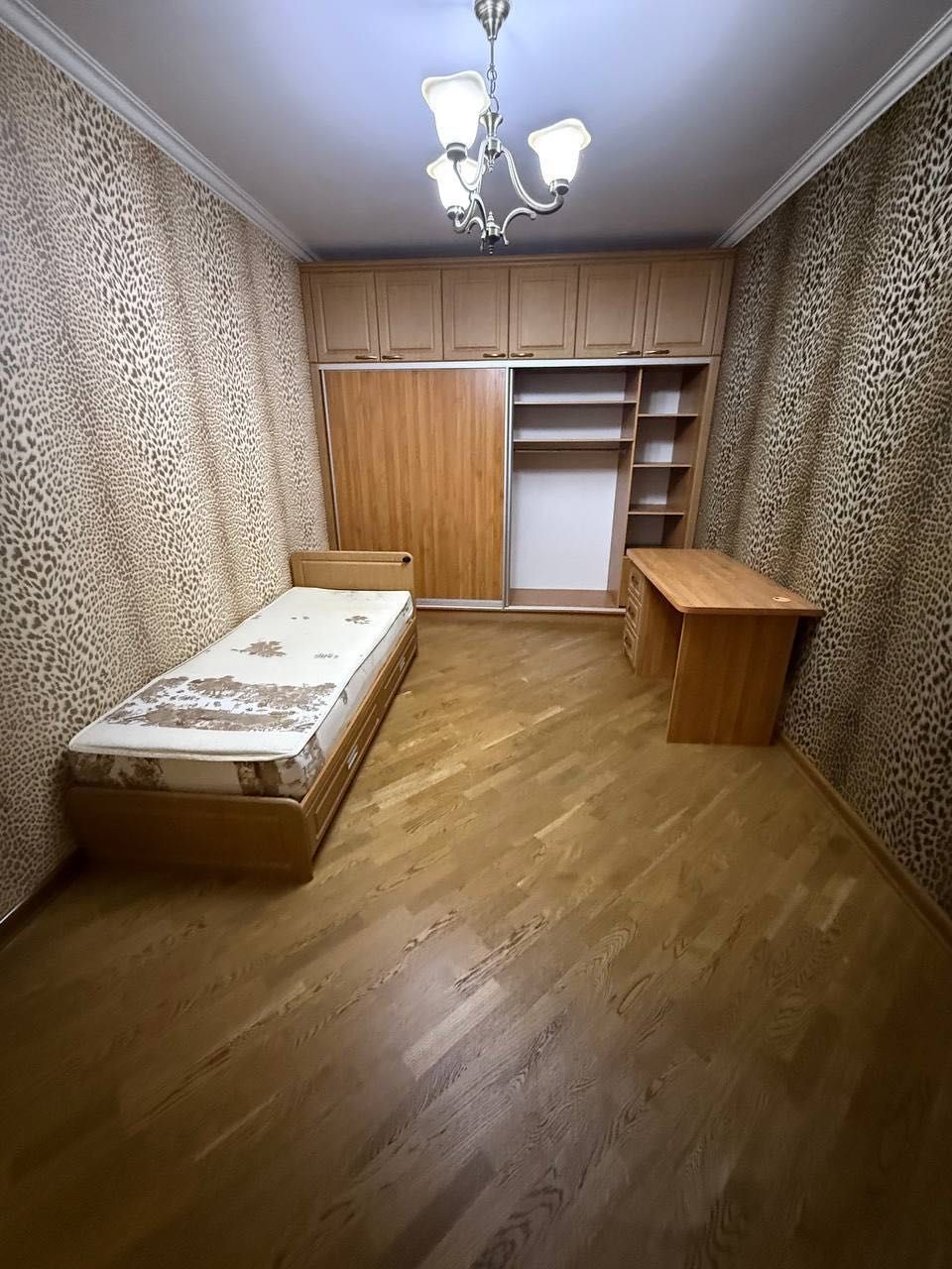 Мирабад Продается 3 комнатная квартира ремонт Шохмед Госпитальный