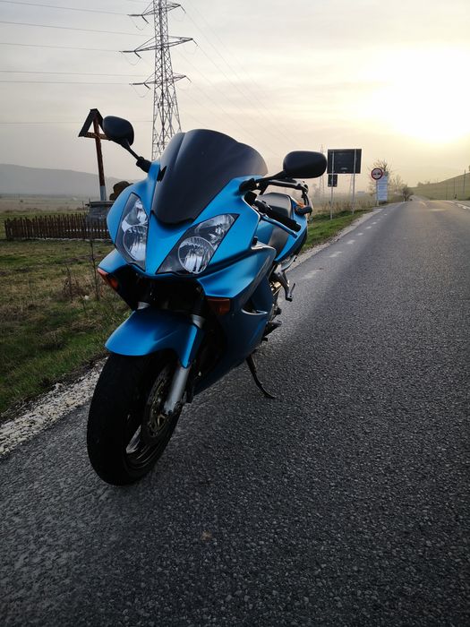 Vând Honda vfr 800 vtec deosebit
