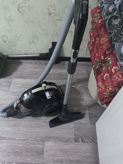 Продам пылесос LG.