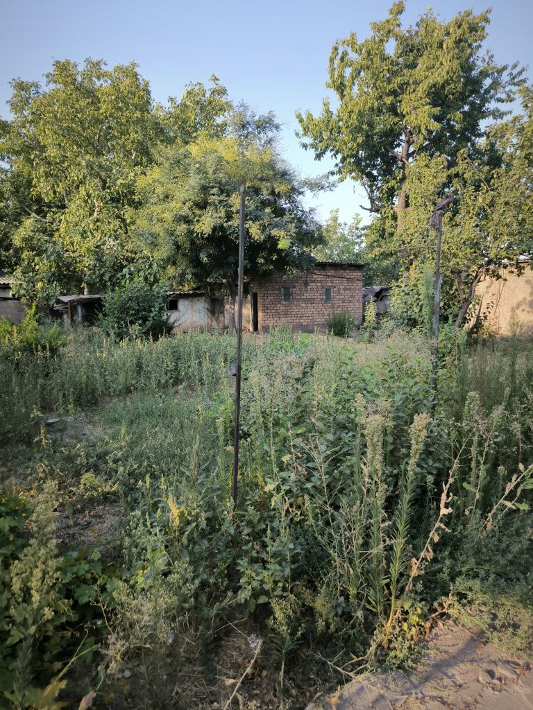 Ховли уй жой сотилади
