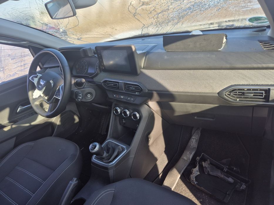 Dacia sandero lovit avariat