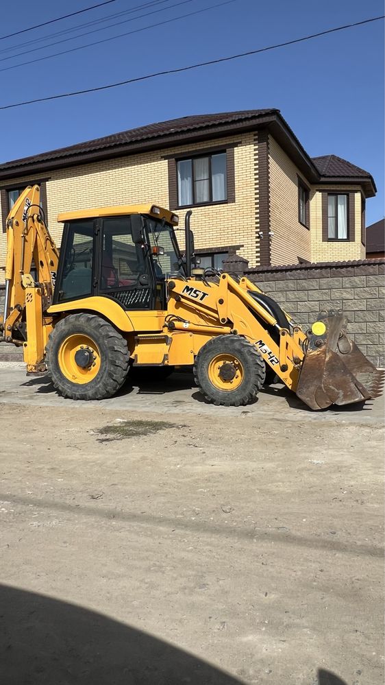 Продам эксковатор MST542