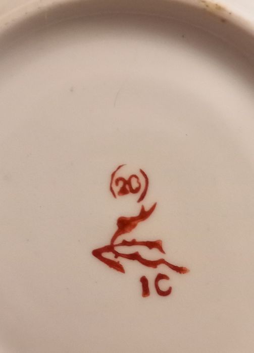 Продам блюдца и чайник