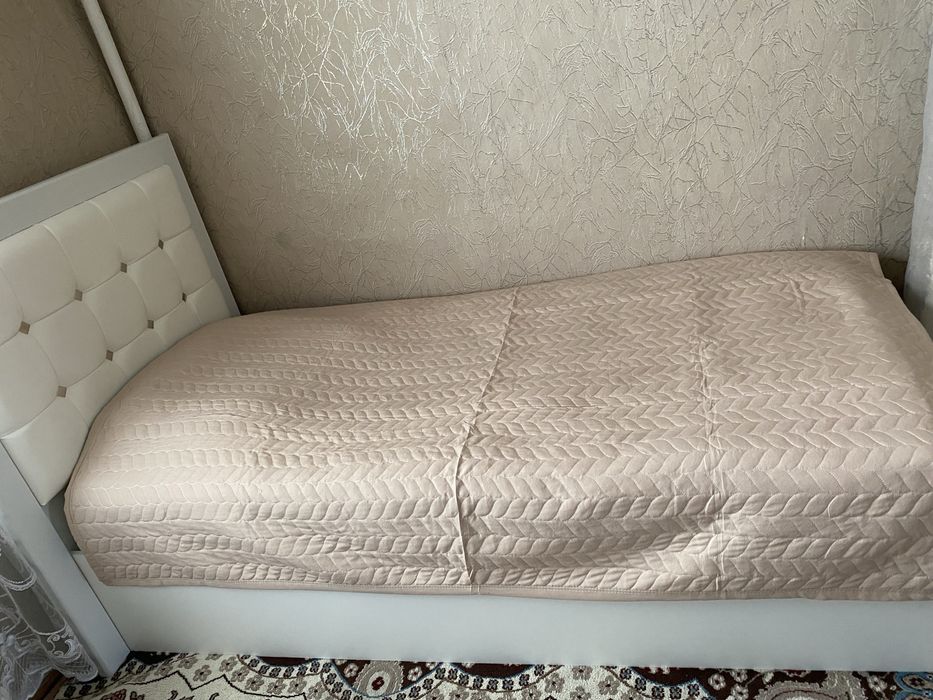 Пррдам отличнуб кровать