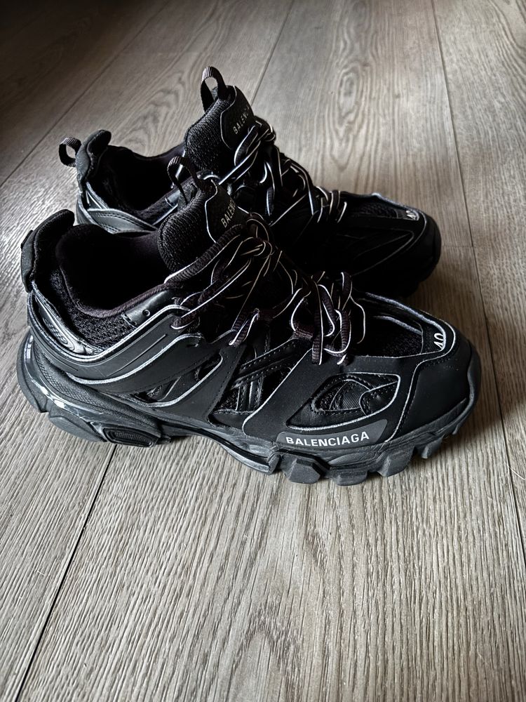 Balenciaga track 40 номер