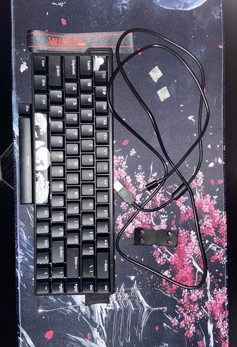 Tastatură AULA WIN60 HE – Perfectă pentru Gaming, Ca Nouă