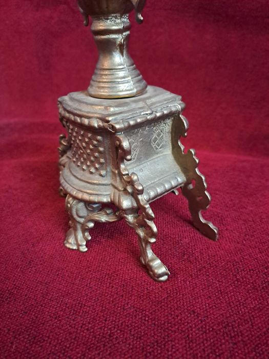 sfesnic bronz menora bronz