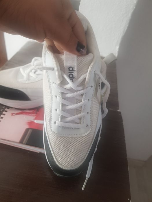 Adidași de dama purtați o singura data