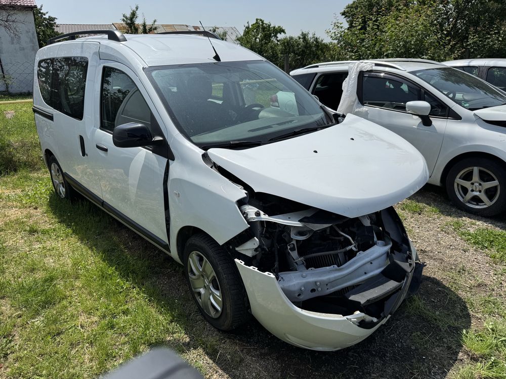 DACIA DOKKER 1,3 benzina tce 95000km 04.2021 avariat 3800euro+tva
