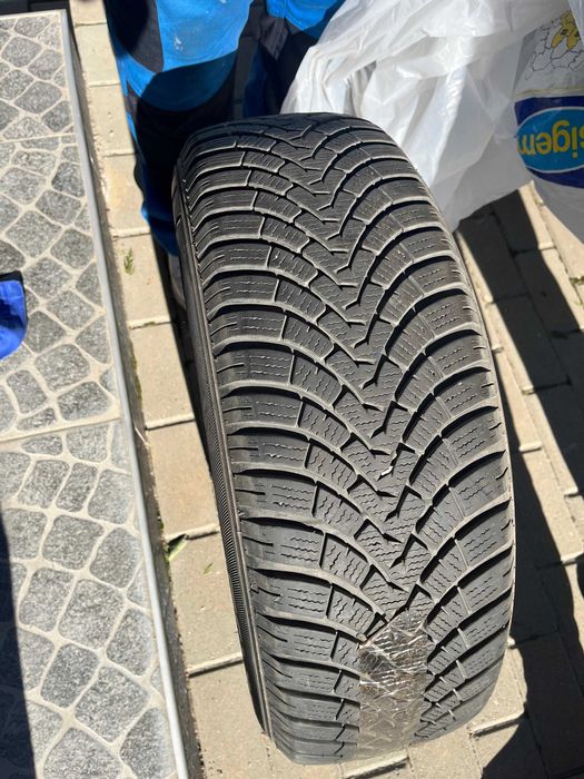 Anvelope Falken iarna dimensiunea 215/65/16   98H