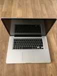 Laptop Macbook Pro Display 15,4 Model A1286 i7 Defect baterie buna.