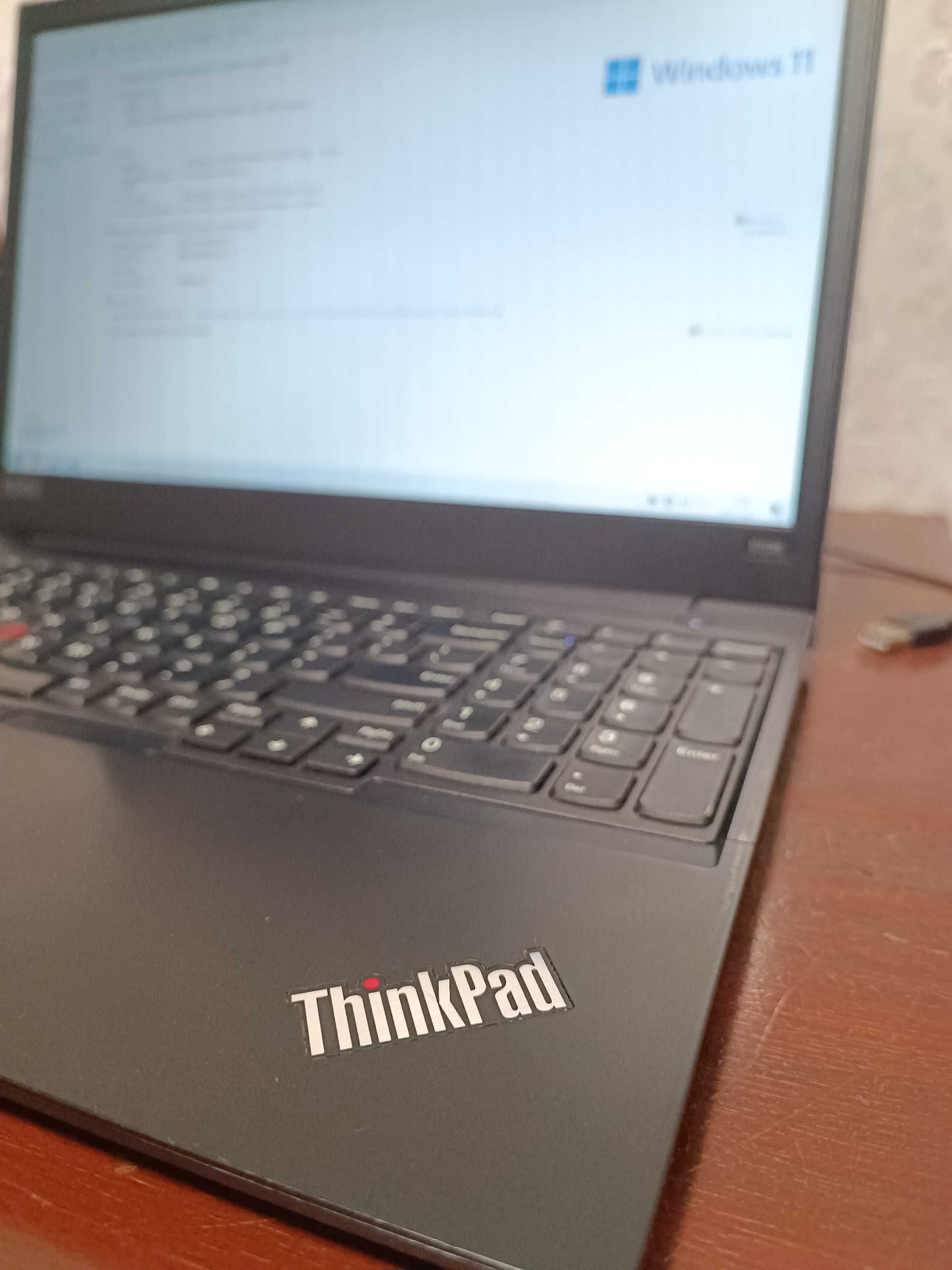 Lenovo ThinkPad AMD Ryzen 5 3500U sotiladi