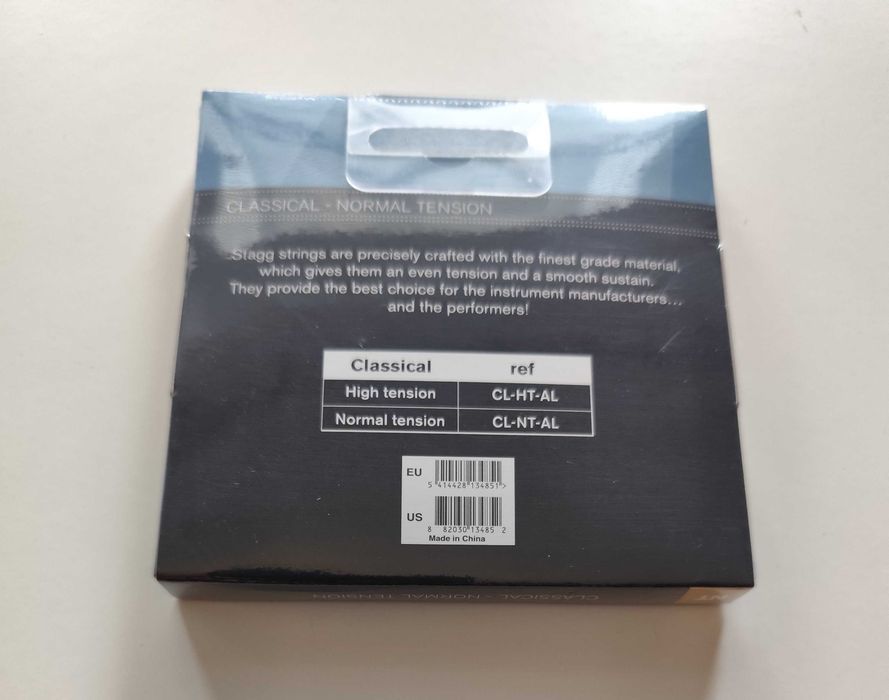 Акустична китара с Калъф, Колан и комплект от 6 струни.