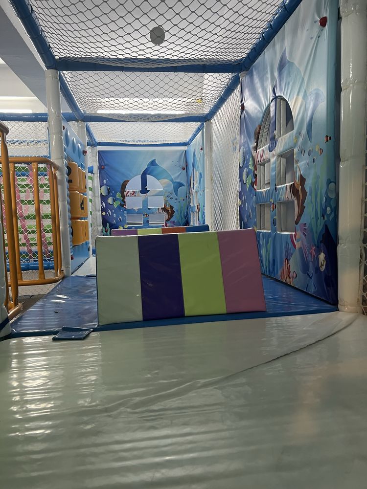 Set de joaca interior pentru copii, trambuline, tobogane, piscine bile