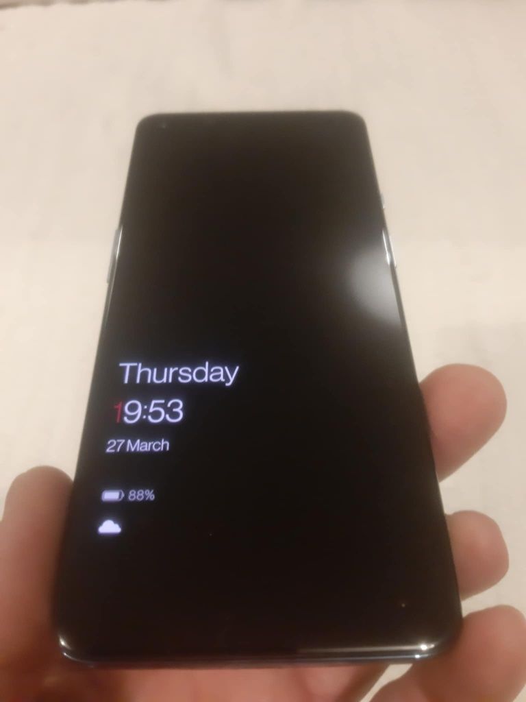 Телефон One plus 9 модел LE2113