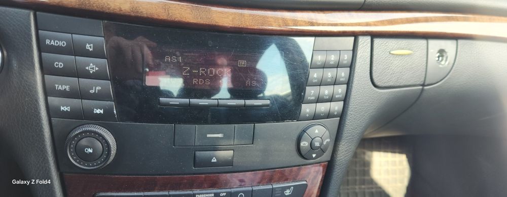 Продавам CD + CD чечнджър за 6  диска