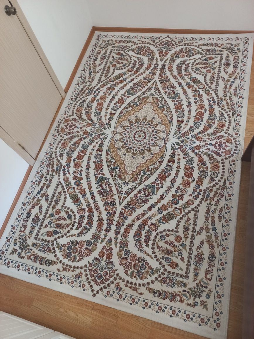 Продам ковер б/у
