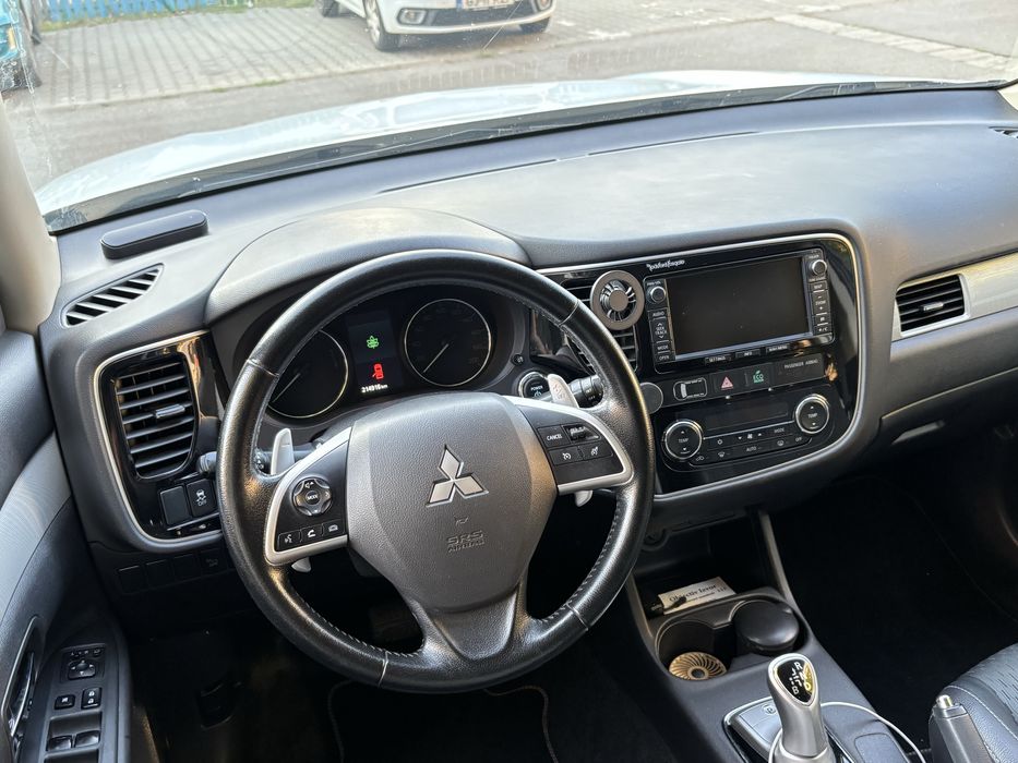 Mitsubishi outlander plug-in hybrid