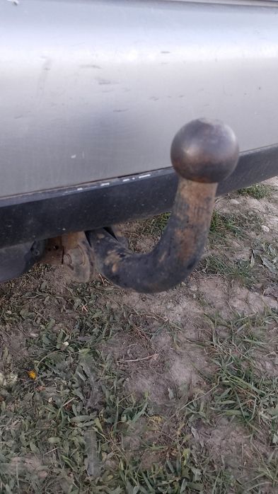 Vând 2 seturi de stopuri de volzvagen Touran și carlig