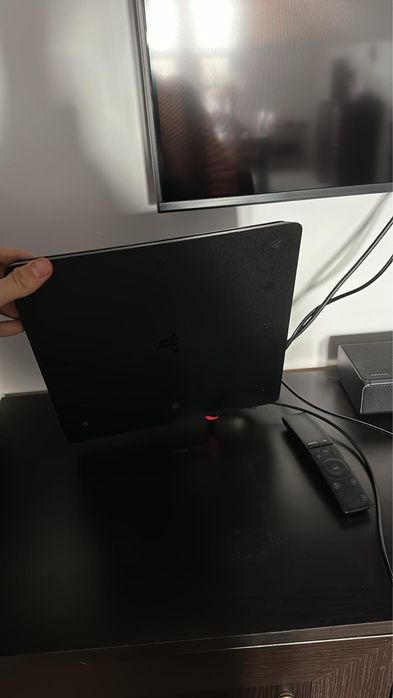 PlayStation 4 , Slim