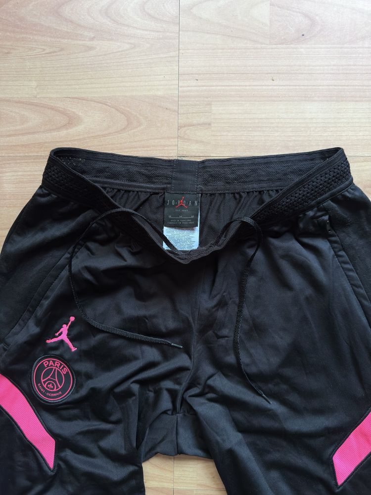 Pantaloni pants sweats joggers Jordan x PSG poliester slim negri roz