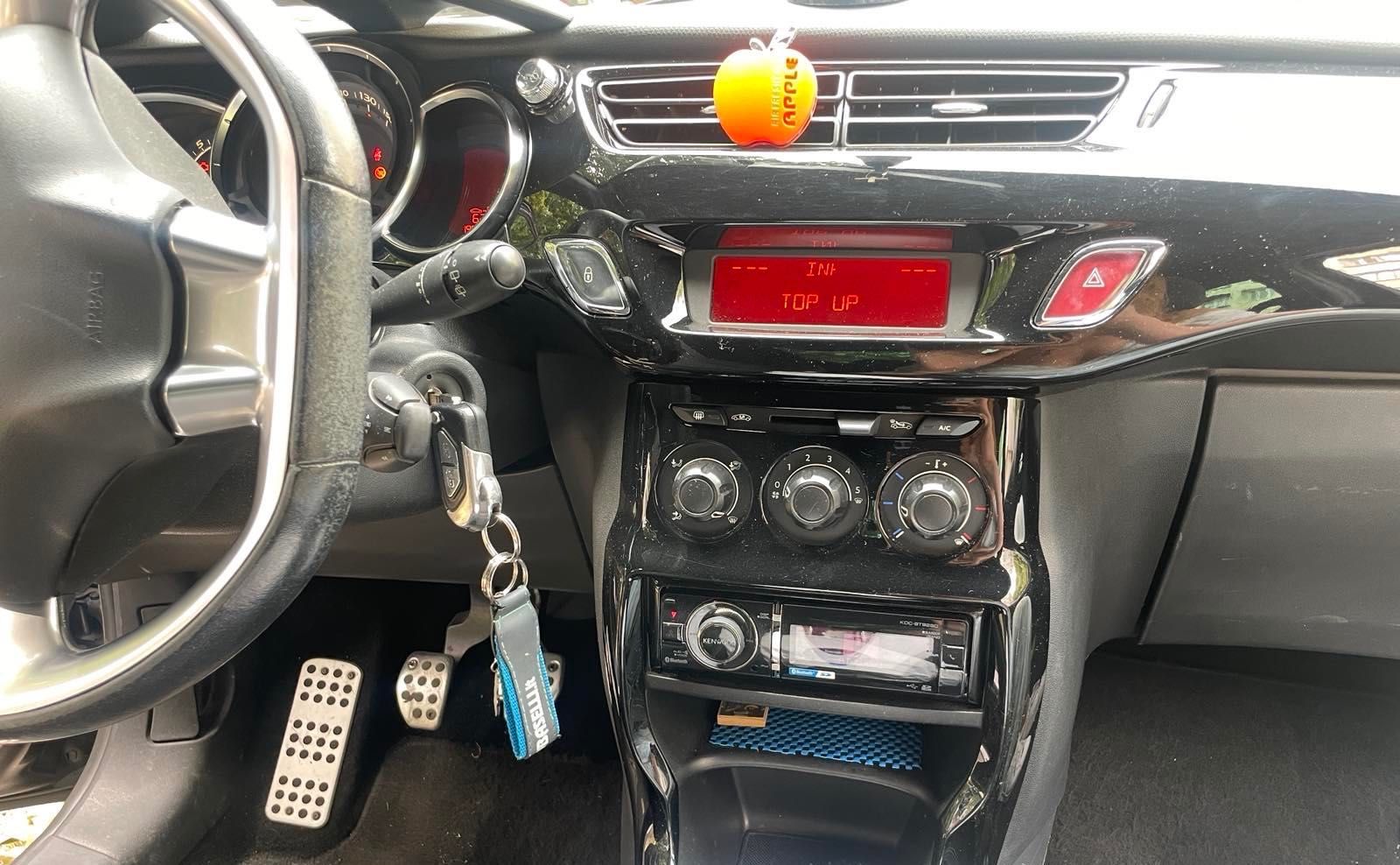 Продавам Citroen DS 3, цвят-черен мат. В отлично състояние.
