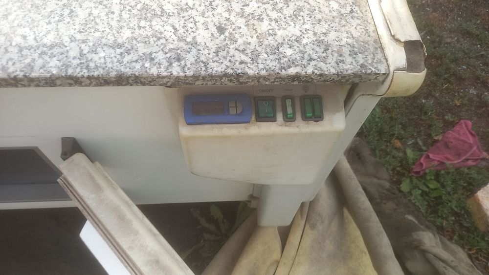 Холодильник ветрина !