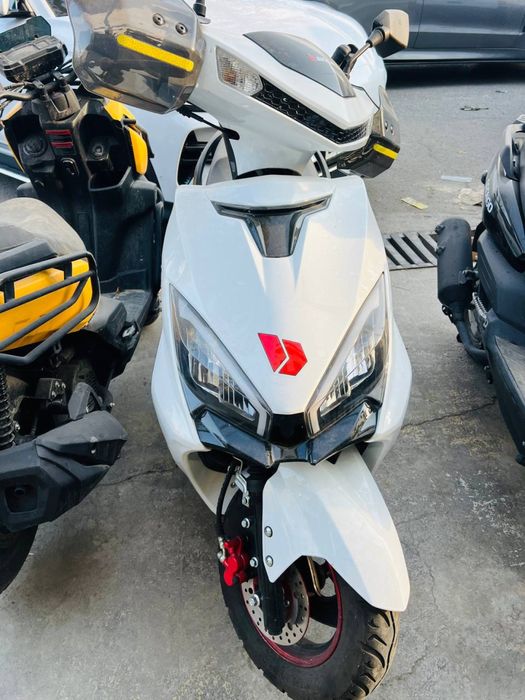 2025 новый скутер продоётса сурочно