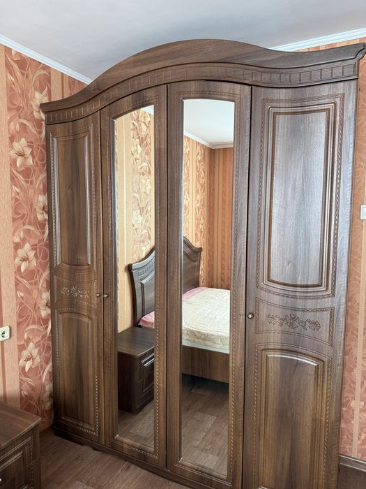 Спальный гарнитур