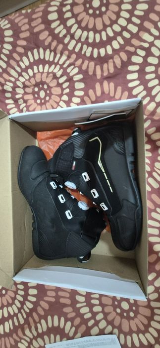 Ghete moto de vanzare