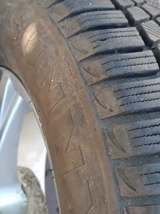 Jante + Anvelope iarna, Toyota RAV4, 235/60/R16 - 1600 Lei