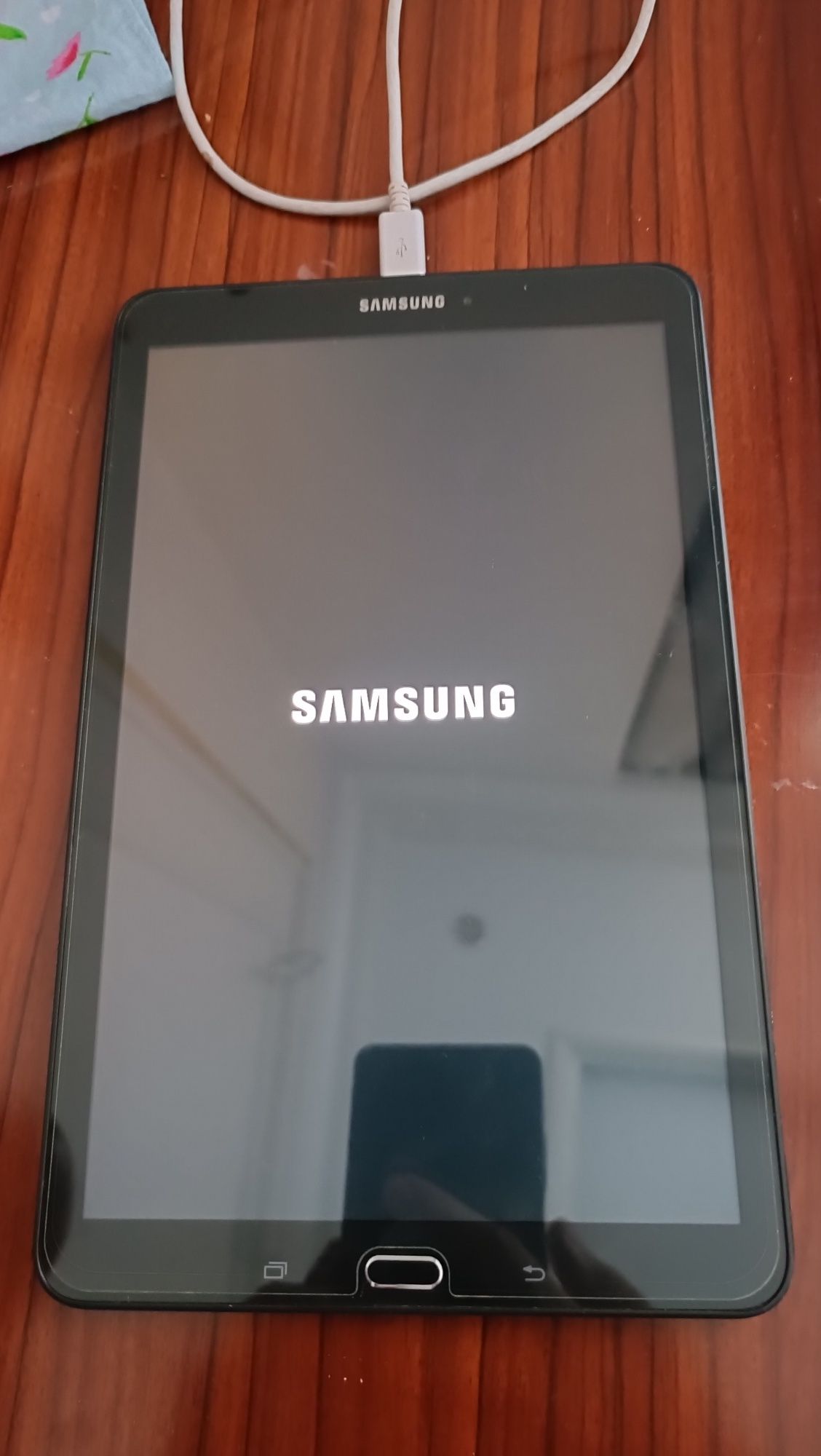 Планшет Samsung Galaxy Tab E