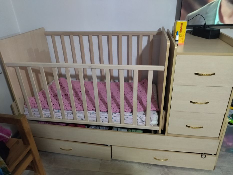 Продам детскую кроватку