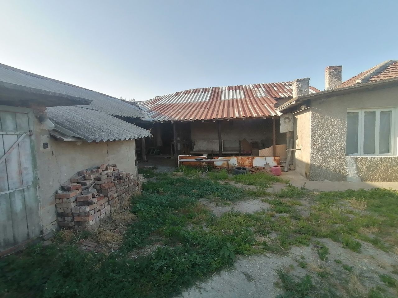 Продава се Къща в Алфатар - 230 кв.м за 100 €/кв.м - Снимка #2