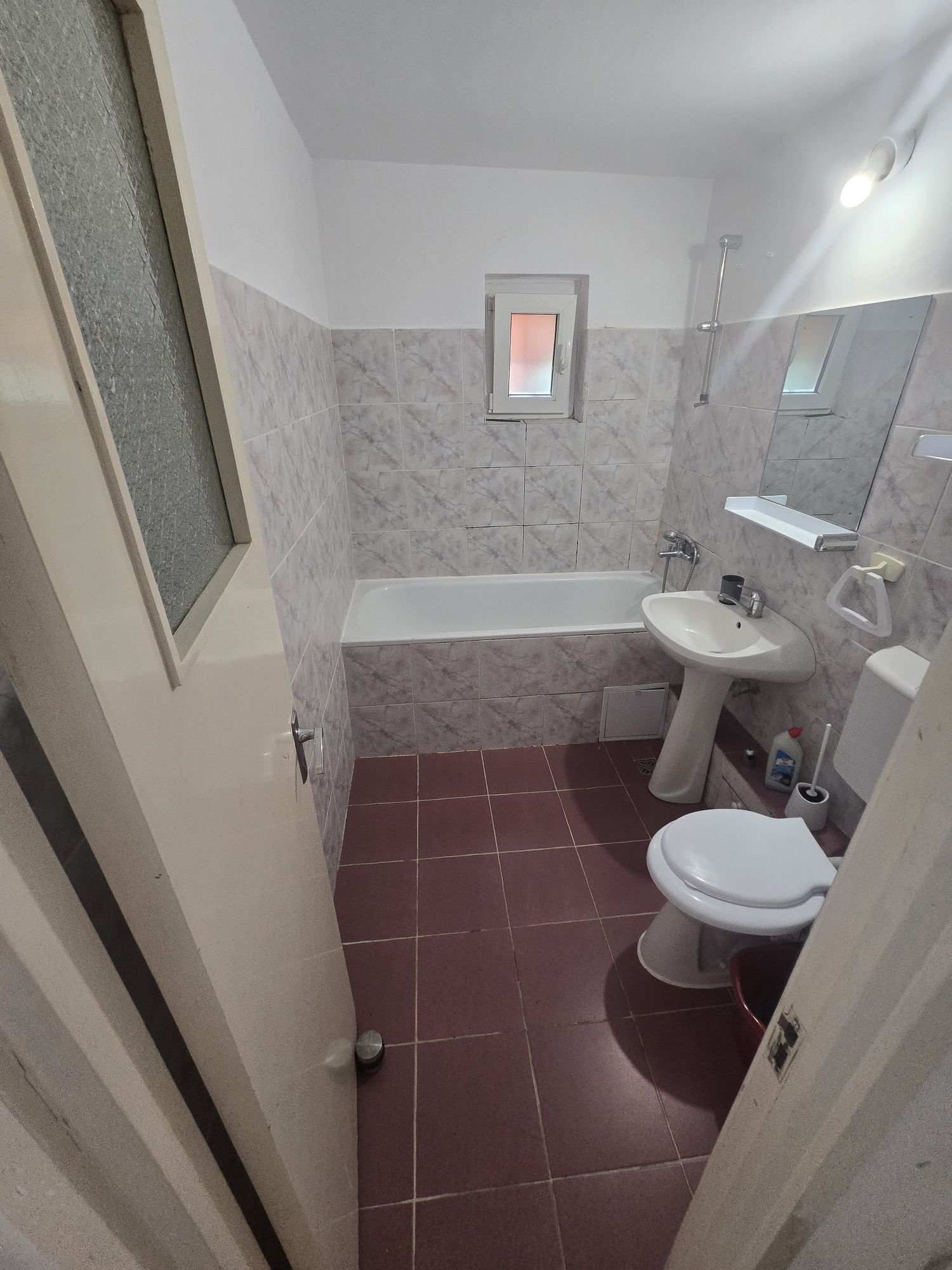 Apartament 3 camere Zorilor, etaj 2,  68 mp, 2 bai , CT