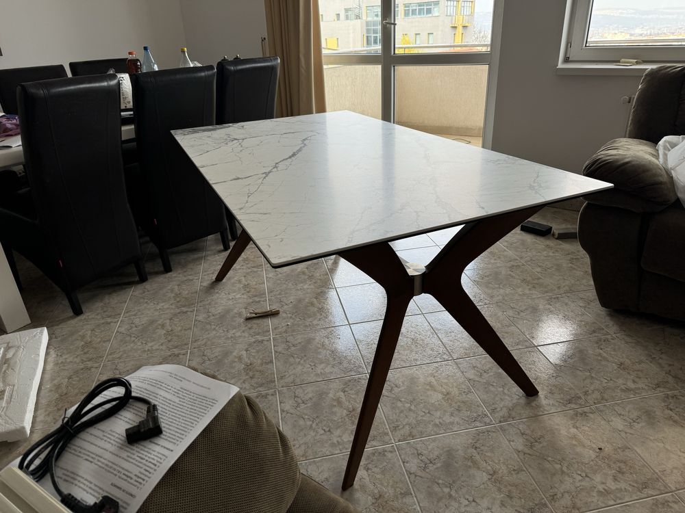 Masa eleganta Calligaris noua, ambalata