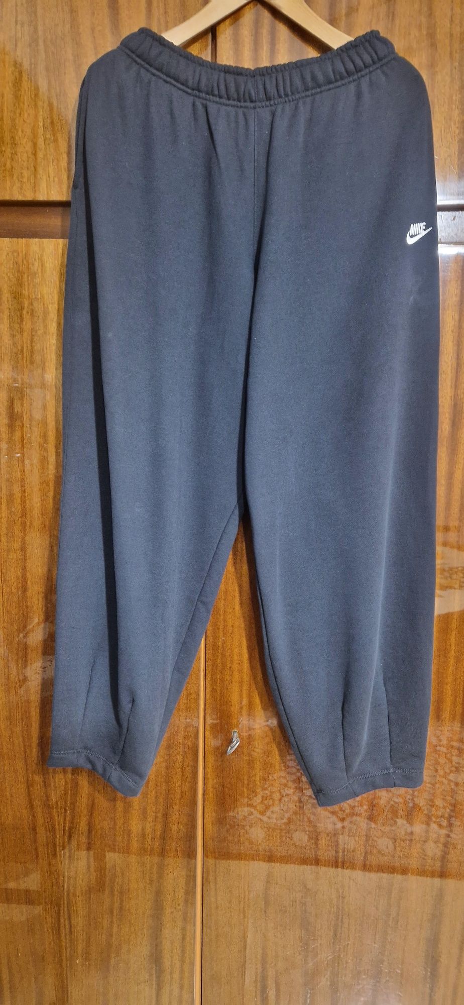 NIKE уникално долнище широка кройка в стил Tapered