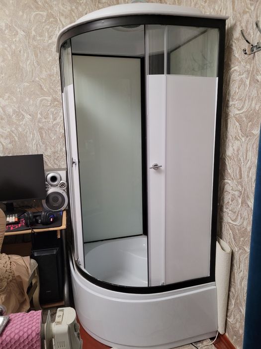 Срочно продается душевая кабина