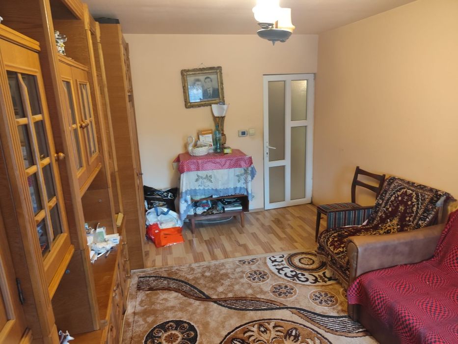 De vânzare apartament 3 camere