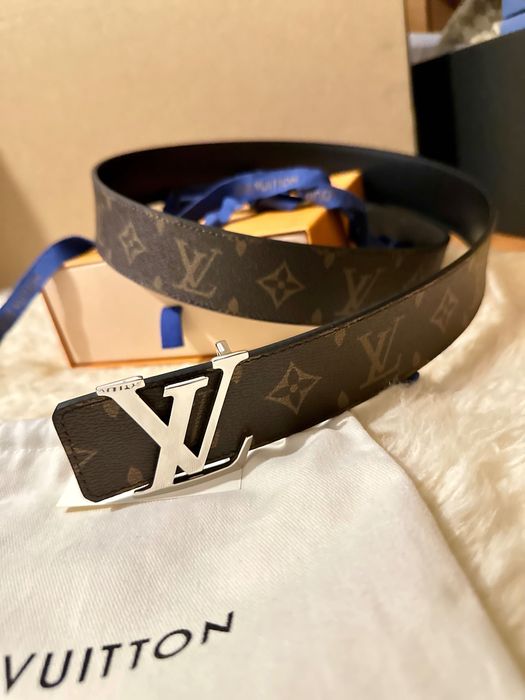 Curea 100% originala Louis Vuitton Initiales 40mm Reversible M9821
