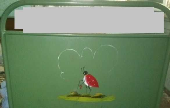 Легло детско , табли метални обли