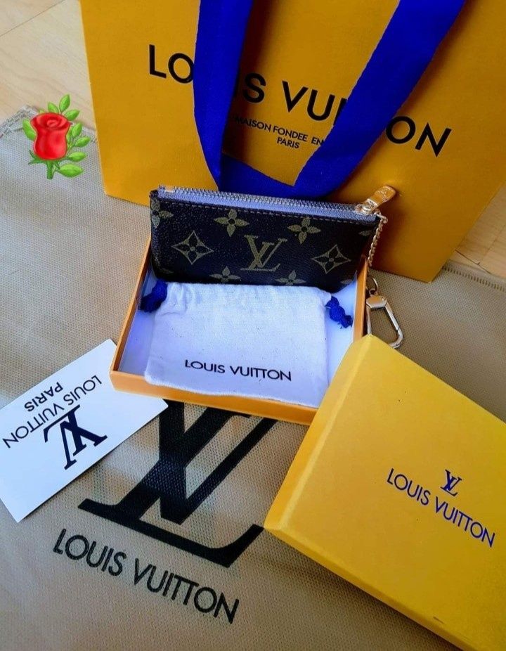 Portchei unisex  Louis Vuitton, cutie,saculet, eticheta