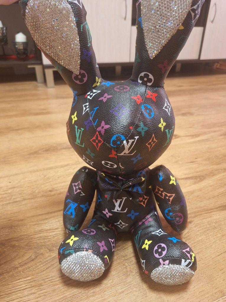 Заек Loui Vuitton