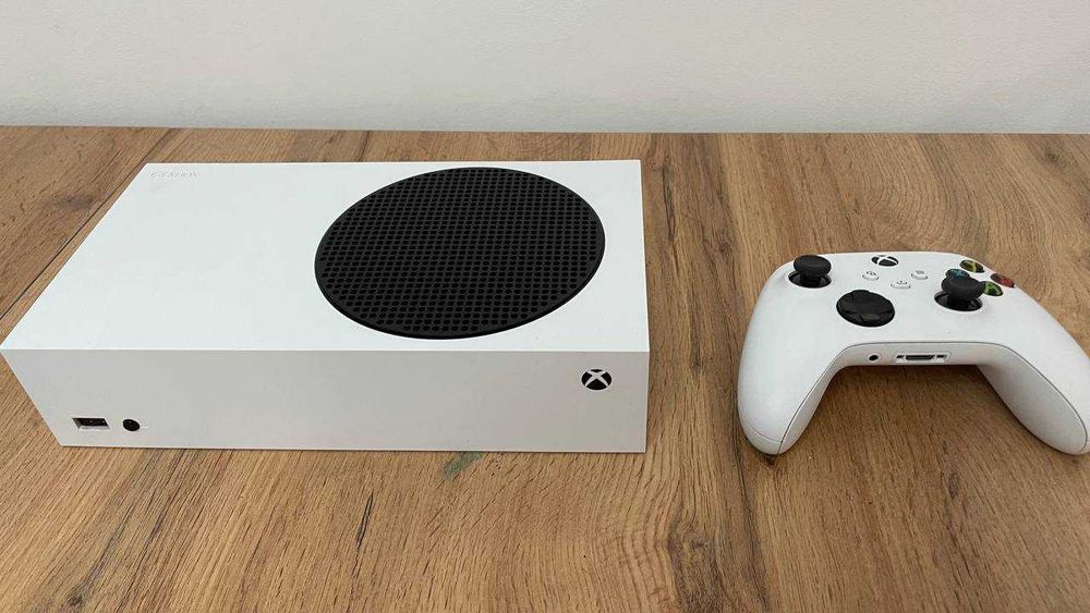 Xbox Series S 512 ГБ в идеальном состоянии